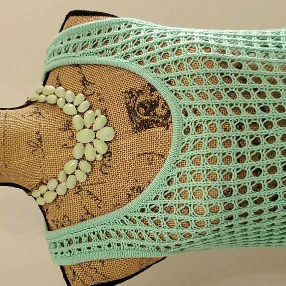 THE LIMITED Mint green open knit sleeveless tank top Medium - Picture 2 of 8